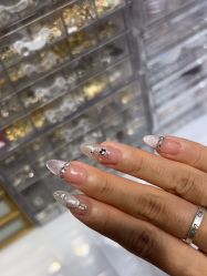 -尤米一站式美甲美睫