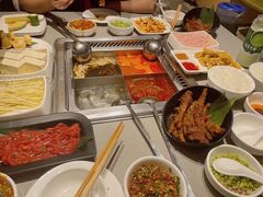 -海底捞火锅鲜切牛肉主题店(长寿路店)