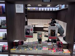 -钟书阁(群光广场店)