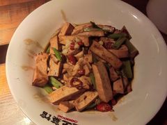 -洞庭土菜小炒馆(易发广场店)