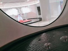 -涨巢·潮玩水疗局
