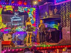 -Famous肥猫墨西哥音乐餐吧(五棵松华熙LIVE店)