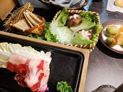 -湊湊火锅·茶憩(杭州湖滨银泰in77店)