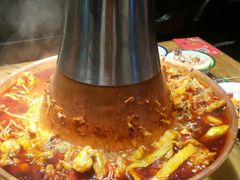 -沪小二炭火蛙锅(淮海中路美食不夜城店)