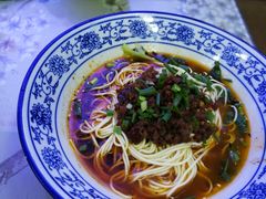 -渝之汇牛肉豌杂面