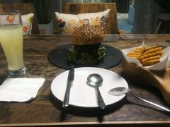 -HIGH FIVE哈福手工汉堡(桂林路店)