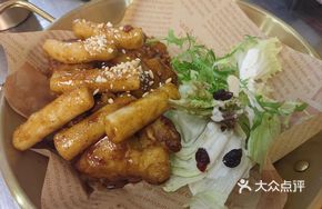 Boneless Chicken with Rice Noodles