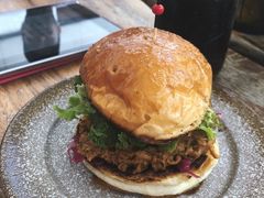 手撕猪肉汉堡-RAC BAR(安福路店)