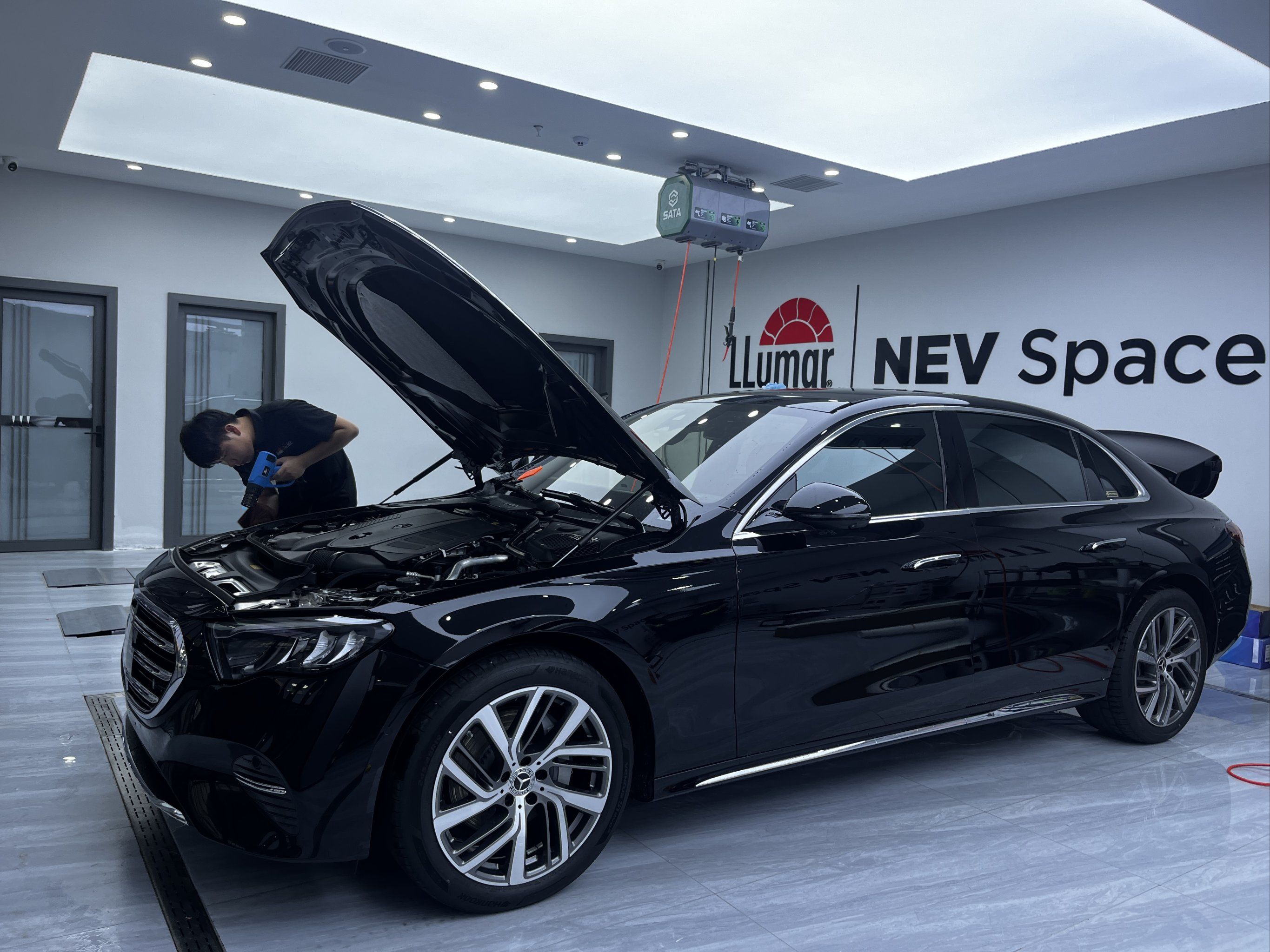 奔驰e300龙膜隐形车衣深度评测!