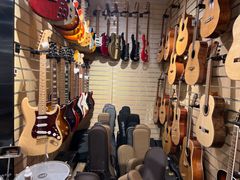 -柏斯音乐艺术中心·钢琴·吉他(世纪金源店)