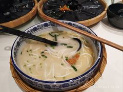 -老国贸云南传统过桥米线(滇池店)