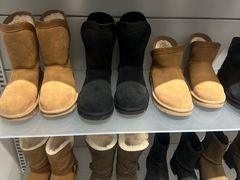 -UGG(燕莎奥特莱斯购物中心店)