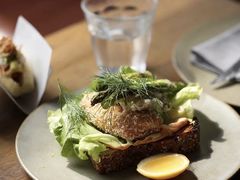 炸海鲈鱼三明治-BOR Eatery(安福路店)