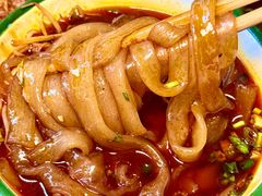 -拈签一笑黄牛肉辣卤串串