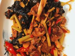 泡椒仔姜鲜牛肝-伊兰麒兰馨园·川菜·清真馆(339电视塔店)