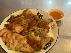 烧鹅拼叉烧饭-吾家香港烧腊专门店