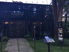 -Palate Angkor Restaurant & Bar