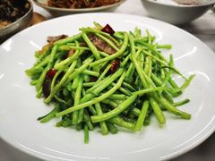 腊肉炒黎蒿蒿-楚山晓·湖北菜(武汉光谷K11店)