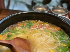 -银米·云南传统过桥米线(双廊黑金冠店)