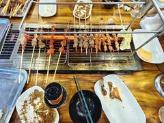 -哈尔滨小酒馆·鲜肉现穿自助烧烤(康新花园店)