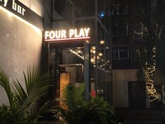 -FOUR PLAY BAR