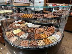 -Laderach 莱德拉(上海环贸iapm店)