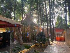 -二荆条·蜀鲜汇城市森林火锅