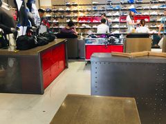 店内环境-UNDER ARMOUR(八达岭奥莱店)