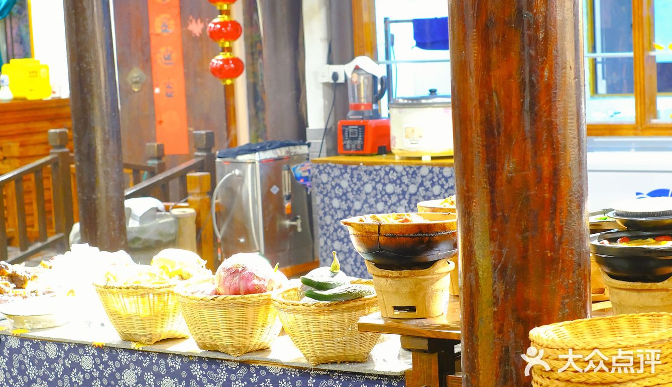 连菜单都没有的运河边上店｜居然还天天爆满