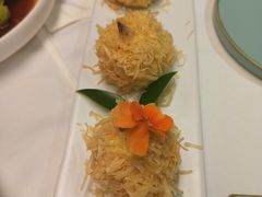 荔枝芝士大虾球-观宴中餐厅