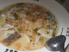 -渔语鱼酸菜鱼新川菜(来福士店)