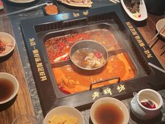 -老牌坊云南鱼豆花火锅(哈西万达店)