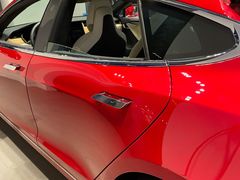 -TESLA 特斯拉(上海太古汇体验店)
