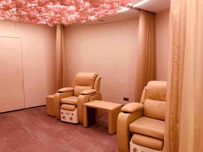 香榭丽舍(仲盛世界商城店)-"好久没有去美容院了,最近一次去还是在