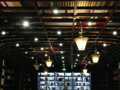 -钟书阁(松江泰晤士小镇店)