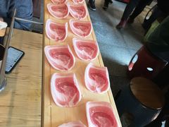 一米长盘猪五花-犟牛家·榴莲烤肉(五棵松店)