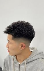 -东方先生国潮男士理发馆