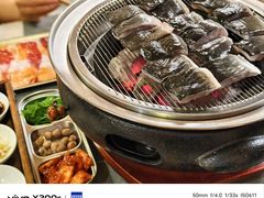 -围炉肉舍•炭烤活鳗•丹东海鲜烤肉(步行街店)