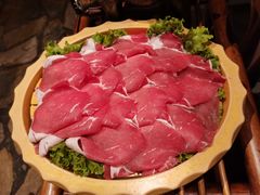 -老牌坊云南鱼豆花火锅(爱建店)