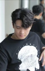 -一家只做男发烫染的店