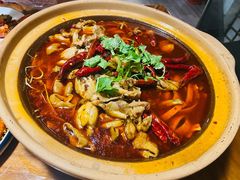 肥肠砂锅（牛蛙需另加）-马头巷·隐庐居·红油大虾(园区店)