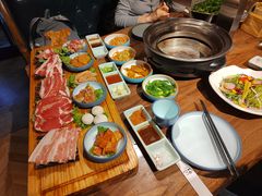 -明洞阿姨·韩式酱蟹烤肉·创意料理(三元桥店)