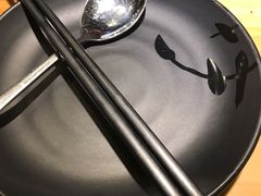 餐具摆设-极简·炭火烤肉主题餐厅·龙虾烧烤·烤羊排(宝龙店)