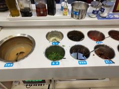 自助调料区-百品聚旋转火锅(万德庄店)