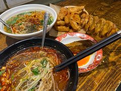 -爆炸头阿姨小四川正宗川味小吃(无任何分店)