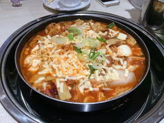 -三清洞摩西韩式年糕火锅(威高广场店)