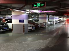 -百联又一城停车场