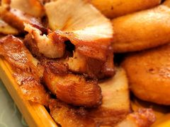 小饼炭烧肉-龙香居海鲜浑锅家常菜·特色驴肉