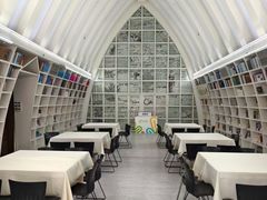 -钟书阁(松江泰晤士小镇店)