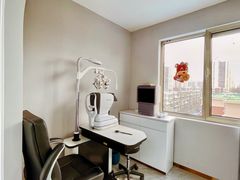 店内环境-潘多拉眼镜·蔡司依视路明月(潘家园店)